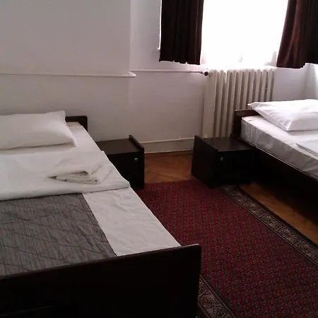 Dom Hotel *