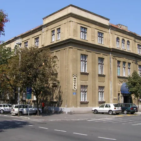 Dom Hotel